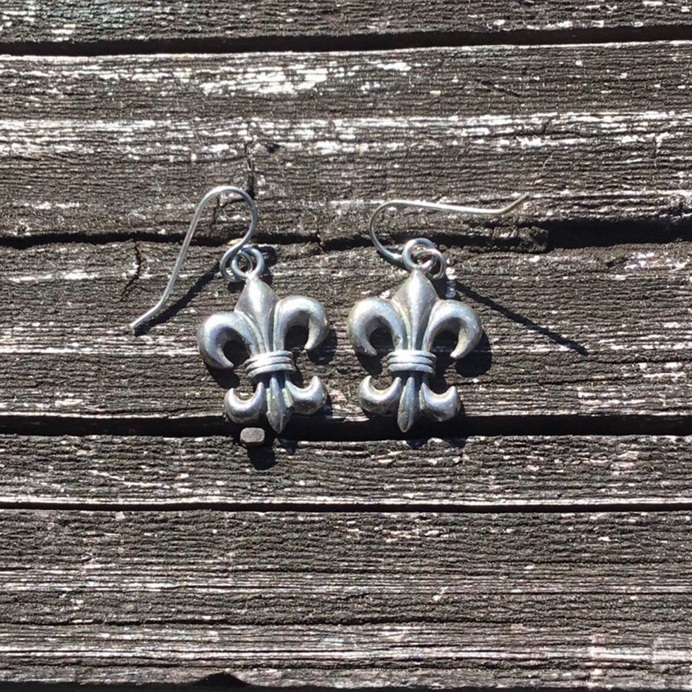 Fleur de Lis 1” Earrings